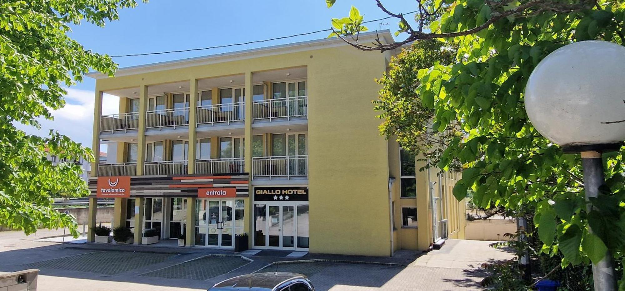 Hotel Giallo Noceto Εξωτερικό φωτογραφία