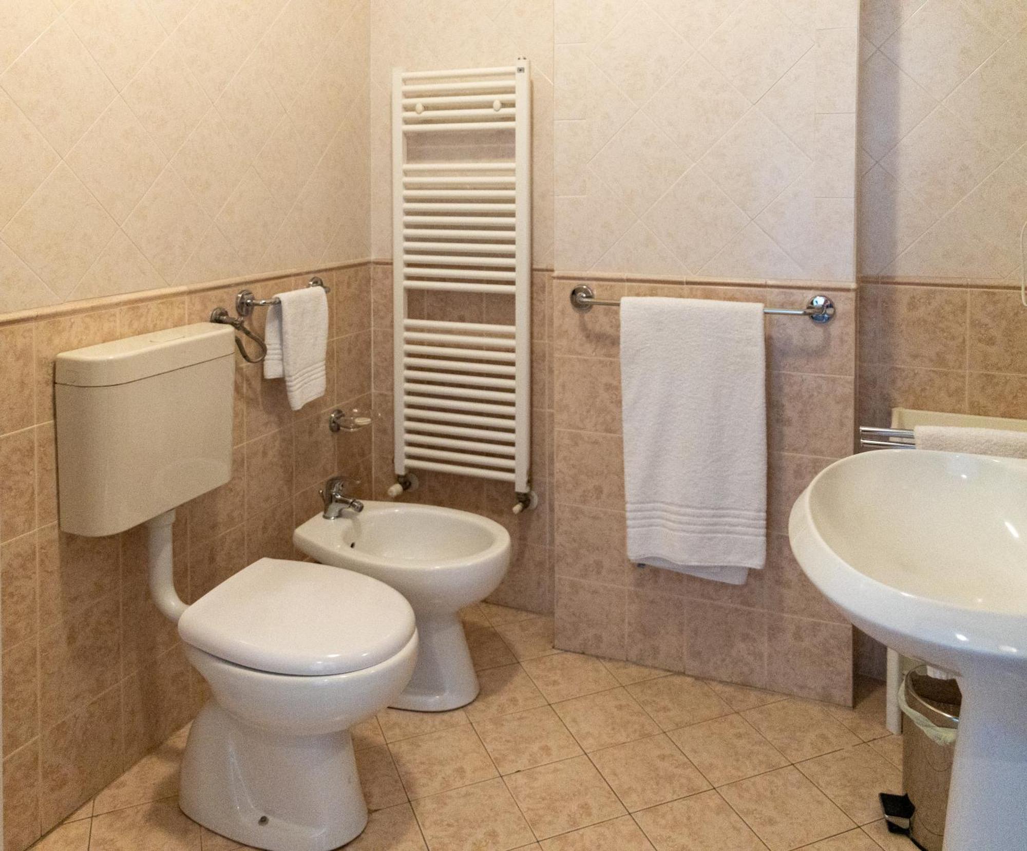 Hotel Giallo Noceto Εξωτερικό φωτογραφία