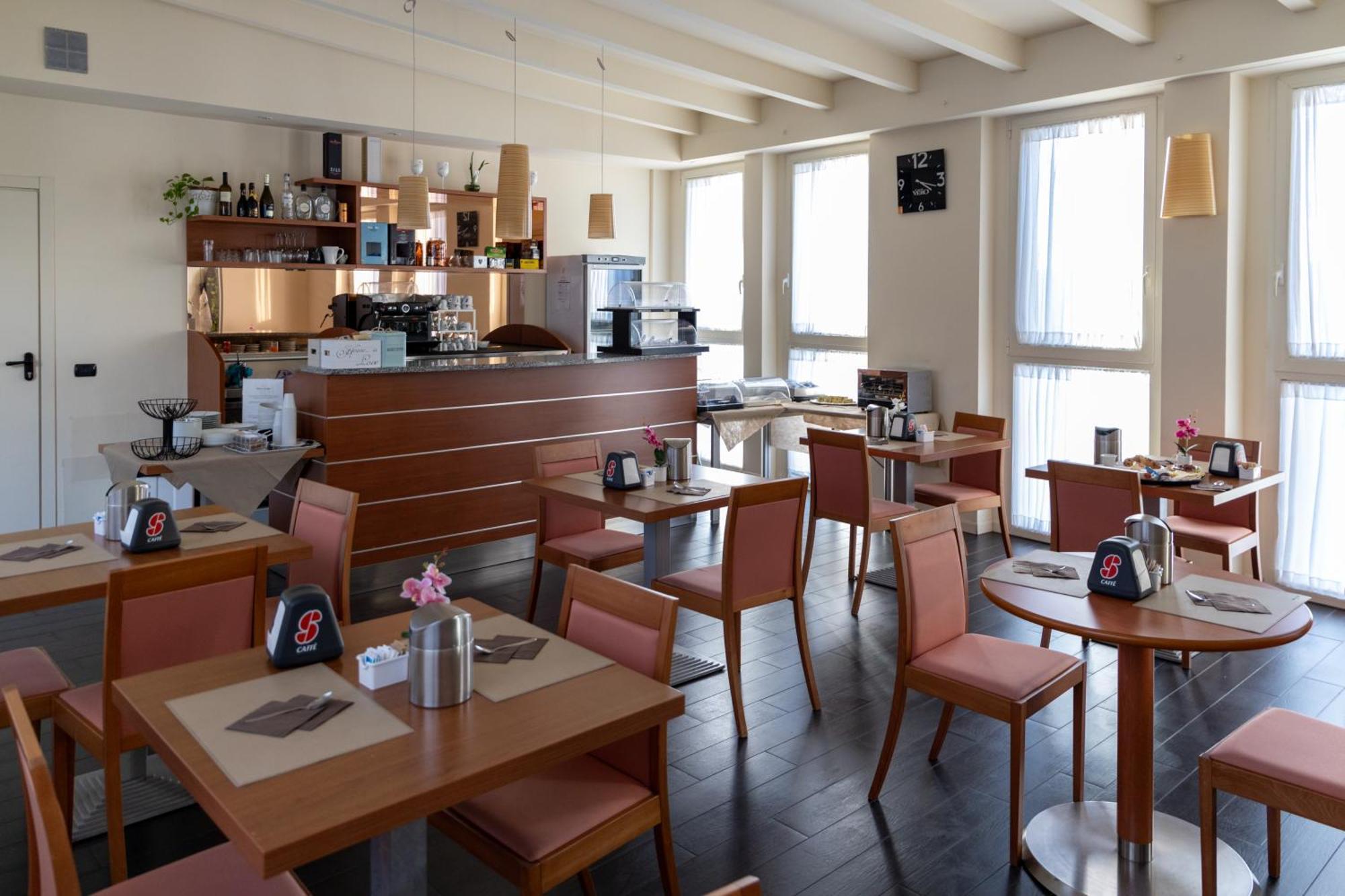 Hotel Giallo Noceto Εξωτερικό φωτογραφία