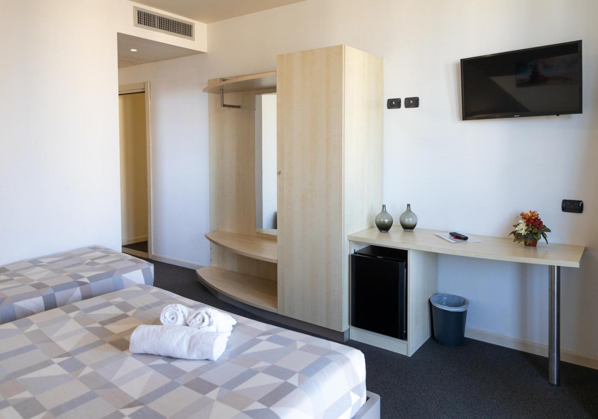 Hotel Giallo Noceto Εξωτερικό φωτογραφία