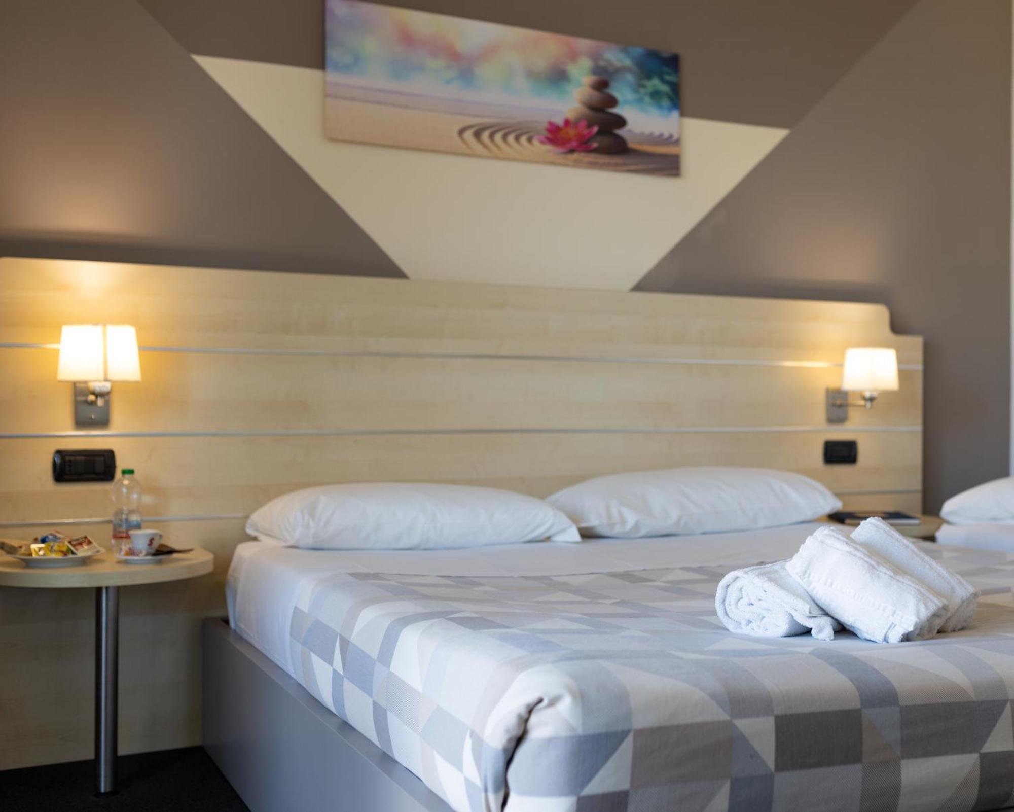 Hotel Giallo Noceto Εξωτερικό φωτογραφία